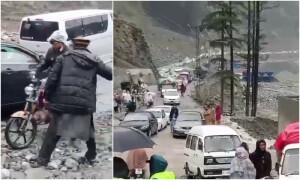 سوات: لینڈ سلائیڈنگ کے باعث سیکڑوں سیاح پھنس گئے