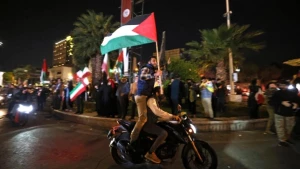 ایران اور لبنان میں جشن، لوگ سڑکوں پر نکل آئے
