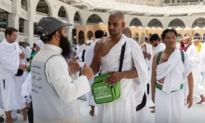 عمرہ ویزا پر کام ڈھونڈنے والوں کو سعودی عرب کی وارننگ