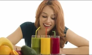 پھل صحت کے لیے زیادہ مفید یا ان کا جوس