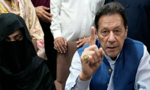 عمران خان ملک کی اعلیٰ شخصیت کے خلاف پھٹ پڑے