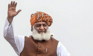 تم دھاندلی کرانا چاہتے ہو اس لئے آج ہی ہم بائیکاٹ کا اعلان کررہے ہیں، مولانا فضل الرحمان