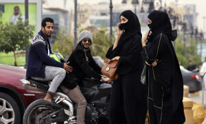 خواتین کو چھیڑنے والے اوباشوں کو نشان عبرت بنانے کیلئے سعودیہ میں انوکھی سزا متعارف