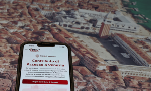 Venice introduces entry fee for tourists