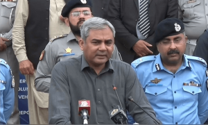 وفاقی وزیرداخلہ کا پولیس سہولت مرکز کو 24 گھنٹے کھلا رکھنے کا اعلان کردیا