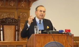 ہر چیف جسٹس ہمیں اپنے حساب سے چلاتا ہے، جسٹس منصور علی شاہ