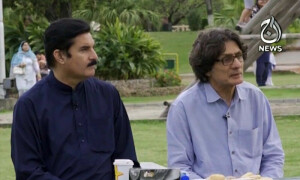سیاسی مخالفت اپنی جگہ، لیکن کچھ معاملات پر معاہدے کرنے پڑیں گے تاکہ مداخلت نہ ہو، گورنر خیبرپختونخوا