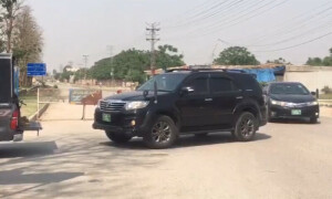 اڈیالہ جیل میں عارف علوی کی عمران خان سے ایک گھنٹے سے زائد ملاقات