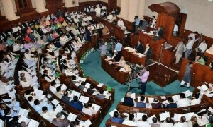پنجاب میں حکومتی اتحاد کو ملنے والی خواتین اور اقلیتوں کی مخصوص نشستیں معطل
