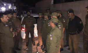 لڑکی بن کر نو عمر لڑکوں کو جھانسہ دیکر فحش ویڈیو بنانے والے گروہ کا سرغنہ گرفتار