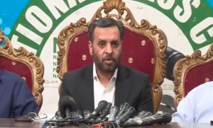 جج دہری شہریت پر عوامی نمائندے کو گھر بھیج سکتا ہے تو خود اس کیلئے یہ پابندی کیوں نہیں؟ مصطفیٰ کمال