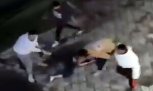 بشکیک میں موجود 12 ہزار پاکستانی طلبہ کی جان کو خطرہ لاحق، &rsquo;پڑوسی جتھوں کو ہماری اطلاع دے رہے ہیں&lsquo;
