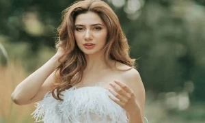 ماہرہ خان اپنی ہمشکل سے ٹکرا گئیں، دیکھ کر یقین نہ آیا