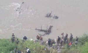 مصر میں منی بس دریائے نیل میں جاگری، 9 بچے اور خاتون جاں بحق