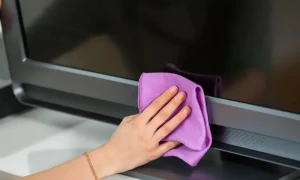 ٹی وی اسکرین کو صاف کرنے کا طریقہ