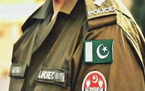 خاتون ہراسگی کا معاملہ: ایس ایچ او شالیمار کو ن لیگی رہنما سے جھگڑا مہنگا پڑگیا