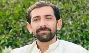 کراچی: قاتلانہ حملے میں زخمی صحافی ناصر اللہ دم توڑ گئے