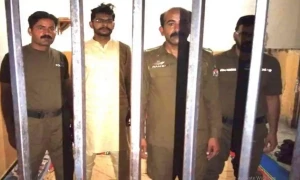 قتل اور ڈکیتی میں ملوث ملزمان کو رشوت لے کر چھوڑنے والے پولیس اہلکاروں کے خلاف مقدمہ درج