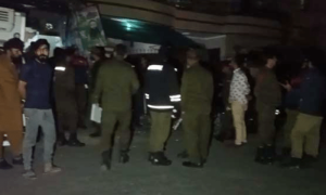 پولیس یونیفارم میں ملبوس ڈاکوؤں کا گھر پر دھاوا، 2 کروڑ سے زائد کی ڈکیتی