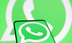 WhatsApp allows users to post longer voice notes as status update