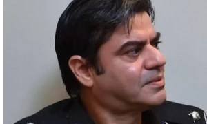 محکمہ اینٹی کرپشن میں &rsquo;کرپشن&lsquo; کا بھانڈا پھوڑنے پر فرحت جونیجو کو عہدے سے ہٹا دیا گیا