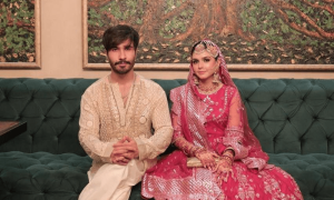 فیروز خان کی اہلیہ کی شادی کے جوڑے کی قیمت صرف چند ہزار
