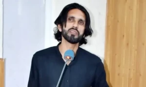 کشمیری شاعر احمد فرہاد کی چیک اپ کیلئے مظفر آباد منتقلی