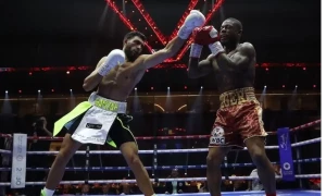 Pakistani origin boxer Hamzah Sheeraz knocks out US opponent