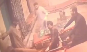 خیبرپختونخوا کے اسپتال میں لاوارث مریض کے ساتھ انسانیت سوز سلوک، دم توڑ گیا
