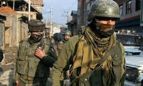 پلوامہ میں بھارتی فوج کا آپریشن، 2 گھر جلا دیے