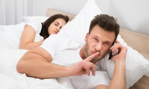 بیویاں ہوشیار!!! دوسری شادی کا ارادہ رکھنے والے شوہر کی کیا نشانی ہے؟