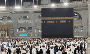 لوگ غیرقانونی حج کیوں اور کیسے کرتے ہیں، کتنی رقم کی بچت ہوتی ہے