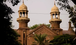 عمران خان کی پنجاب کابینہ کے فیصلے کیخلاف درخواست سماعت کیلئے مقرر