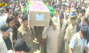لکی مروت: شہید کیپٹن فراز الیاس چونیاں میں سپرد خاک، وزیراعظم کی شرکت