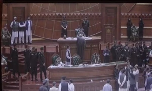 سنی اتحاد کونسل کا پولیس کارروائیوں پر آئی جی کو بلانے کا مطالبہ، پنجاب اسمبلی سے واک آؤٹ