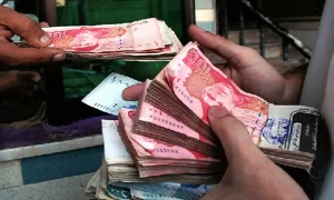 وفاقی بجٹ: ترقیاتی منصوبوں کیلئے 932 ارب روپے قرض لینے کا فیصلہ