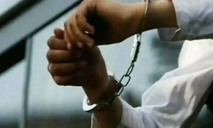 پولیس ایس ایچ او سے چوری کی گاڑی برآمد، سرکاری ڈرائیور سمیت گرفتار
