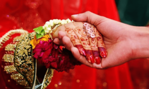 80 سالہ شخص کی 23 سالہ لڑکی سے شادی سوشل میڈیا پر وائرل