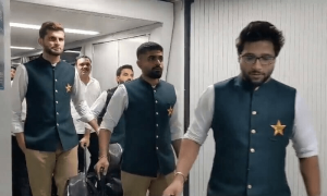 عوامی رد عمل سے بچنے کیلئے بابراعظم کا پاکستان واپس آنے کا فیصلہ &rsquo;موخر&lsquo;