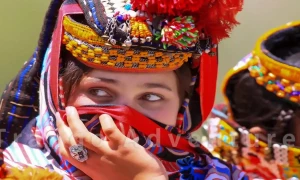 وادی کیلاش کی خواتین یوٹیوبرز، ولاگرز سے عاجز آگئیں