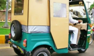 پشاور، رکشے میں دورانِ سفر مرد نے عورت کو قتل کرکے خود کو گولی مارلی