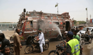 کراچی میں شدید گرمی، حدت کا احساس 46 ڈگری درجے تک پہنچ گیا
