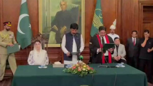 جسٹس شجاعت علی خان نے قائمقام چیف جسٹس لاہور ہائیکورٹ کا حلف اٹھا لیا