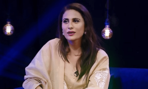 نوشین شاہ نے اپنی تمام بے پردہ تصاویر ڈیلیٹ کردیں، معاملہ کیا ہے؟