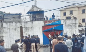 راولاکوٹ: مفرور قیدیوں کی اطلاع دینے والوں کیلئے کروڑوں روپے انعامات کا اعلان