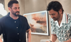 سلمان خان کا سرپرائز، آدھی رات کو دھونی کے گھر پہنچ گئے