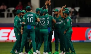 Former cricketers meet PCB chairman to discuss improvement strategies