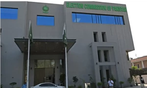 الیکشن کمیشن سپریم کورٹ کے فیصلے سے ناخوش: &rsquo;مخصوص نشستیں دینا سمجھ سے بالاتر ہے&lsquo;