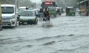 لاہور میں بارش کا 30 سالہ ریکارڈ ٹوٹ گیا، مختلف واقعات میں متعدد افراد جاں بحق