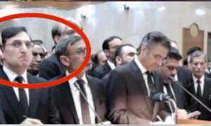 پی ٹی آئی کے حق میں فیصلہ سن کر بیرسٹر گوہر ہکا بکا